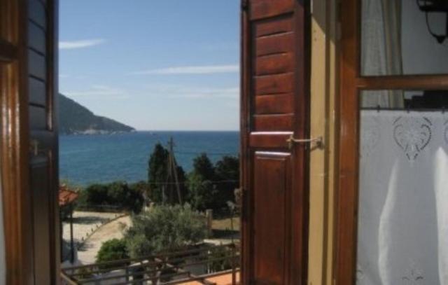 Pleoussa Studio And Apartments Skopelos Town Ngoại thất bức ảnh