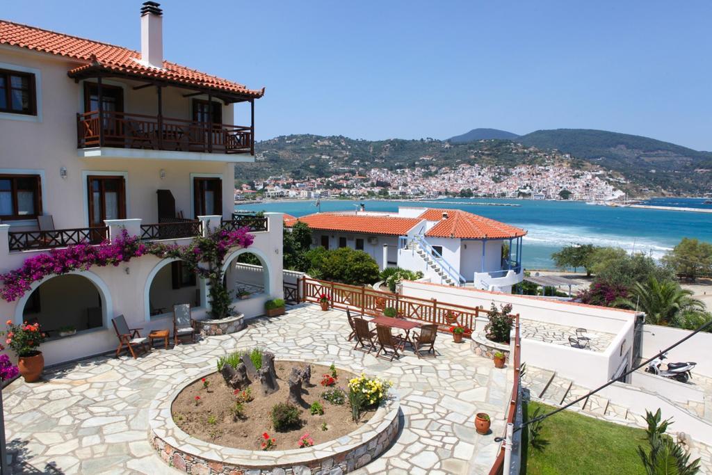 Pleoussa Studio And Apartments Skopelos Town Ngoại thất bức ảnh