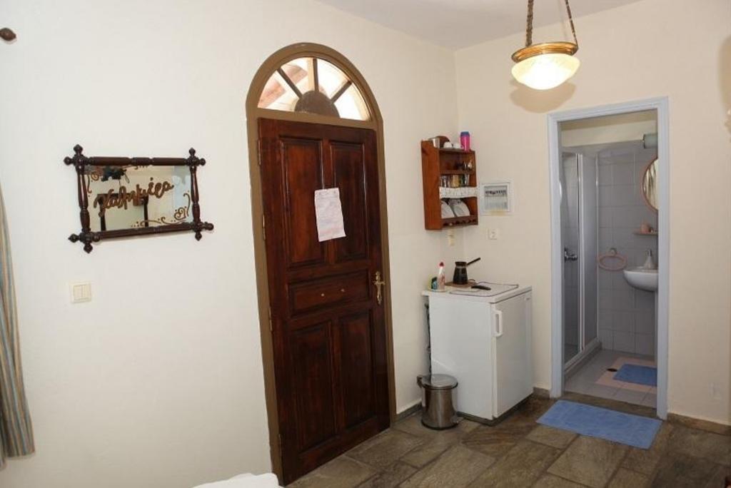 Pleoussa Studio And Apartments Skopelos Town Ngoại thất bức ảnh