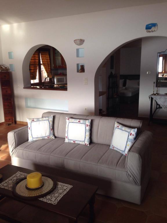 Pleoussa Studio And Apartments Skopelos Town Ngoại thất bức ảnh