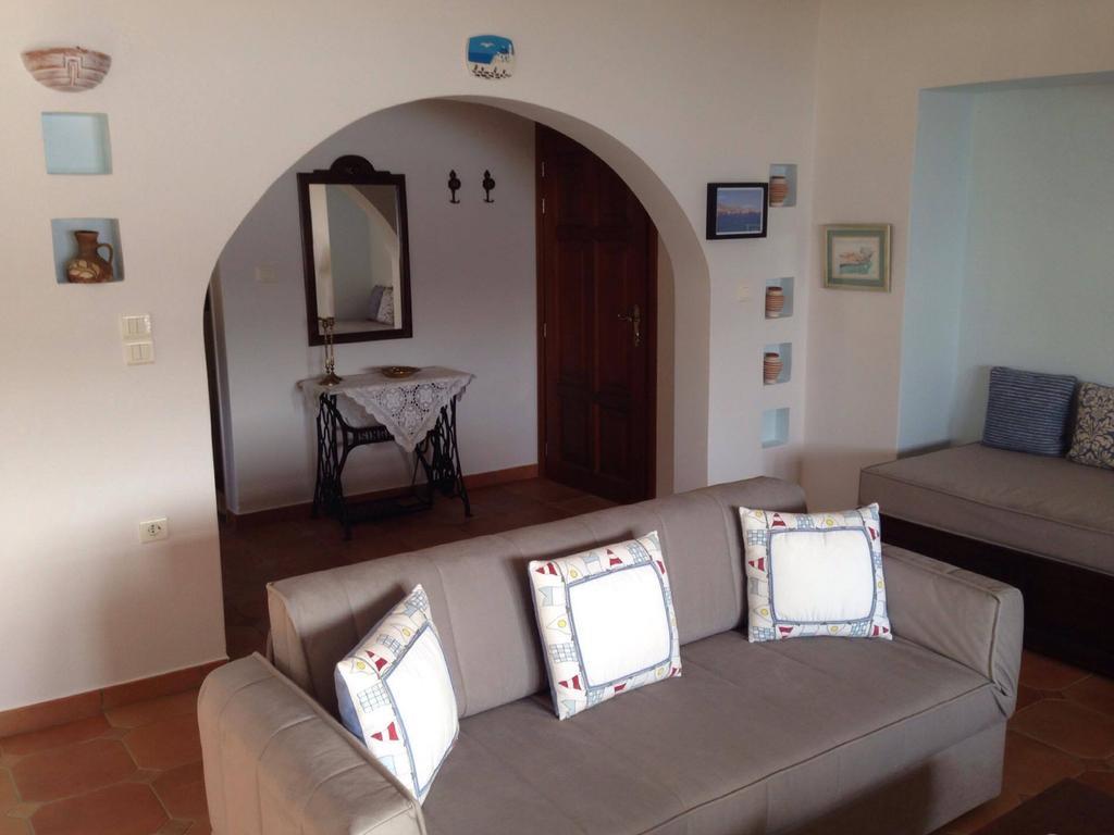 Pleoussa Studio And Apartments Skopelos Town Ngoại thất bức ảnh