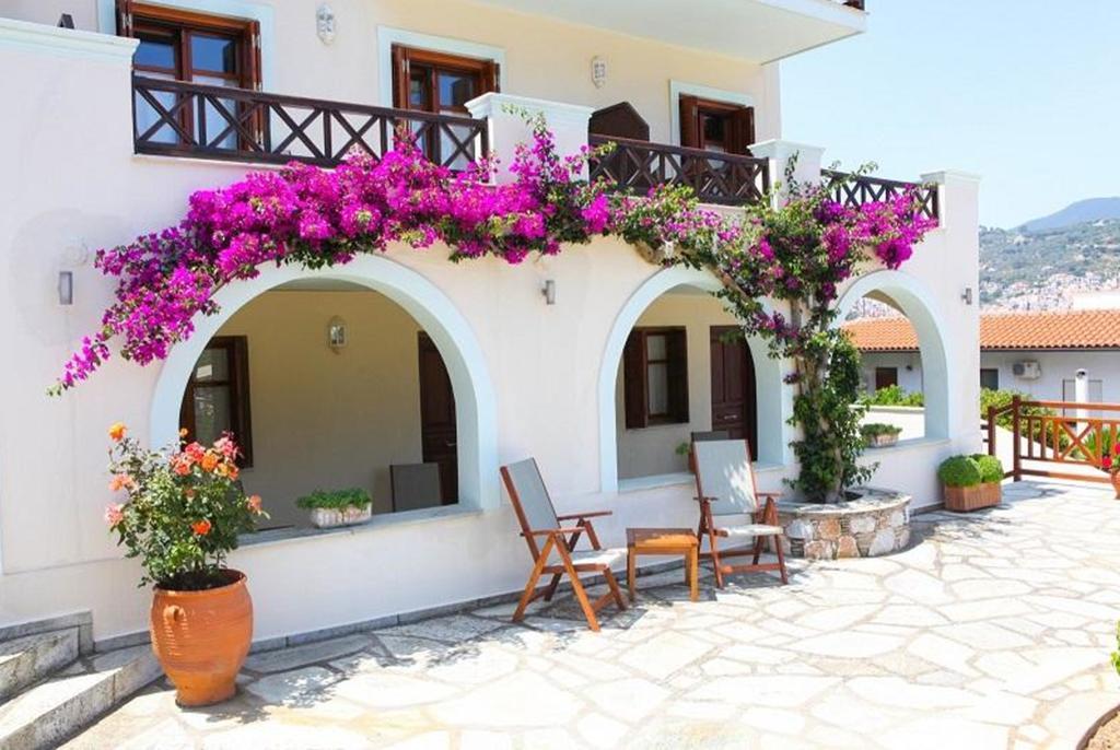 Pleoussa Studio And Apartments Skopelos Town Ngoại thất bức ảnh
