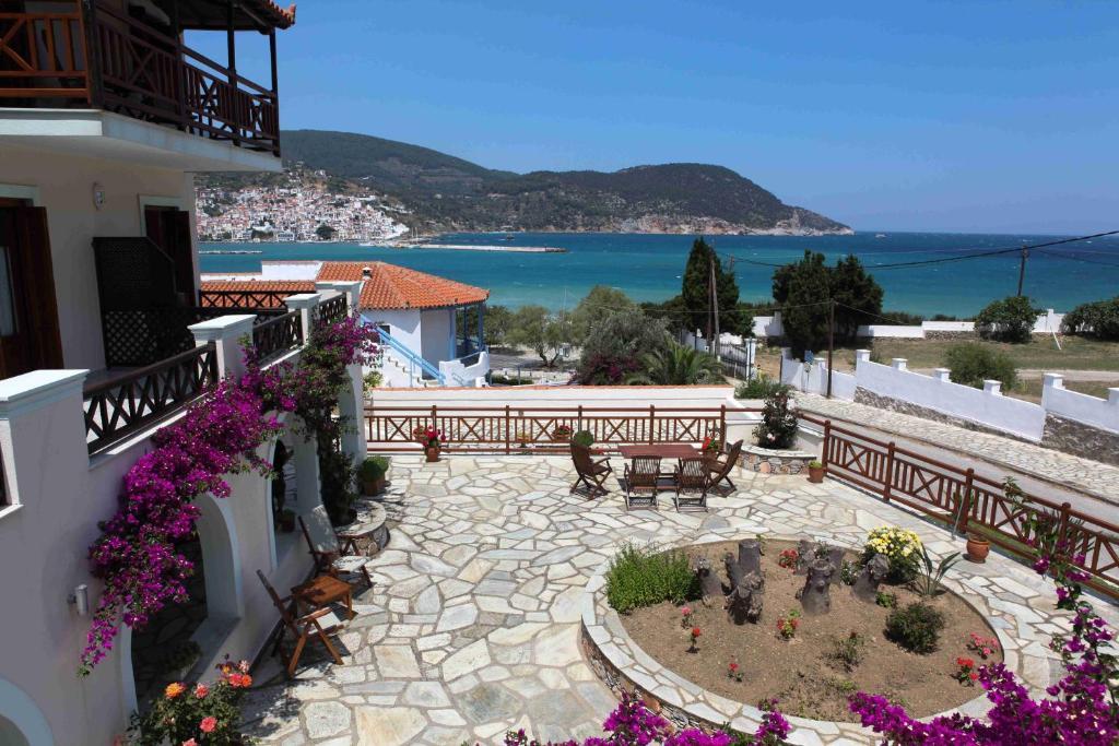 Pleoussa Studio And Apartments Skopelos Town Ngoại thất bức ảnh